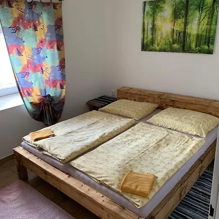 Апартаменты Apartma 2 Zbytiny