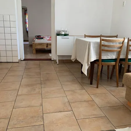 2 Apartamento *